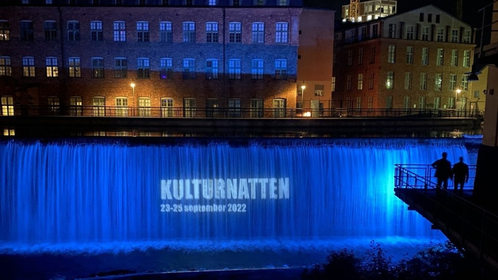 I vår stad, genom eld och vatten, är vi här. 10 000-tals människor möttes överallt i vårt Kulturköping och lät sig omfamnas i en tid, när vi behövde det som allra mest och bäst. 
