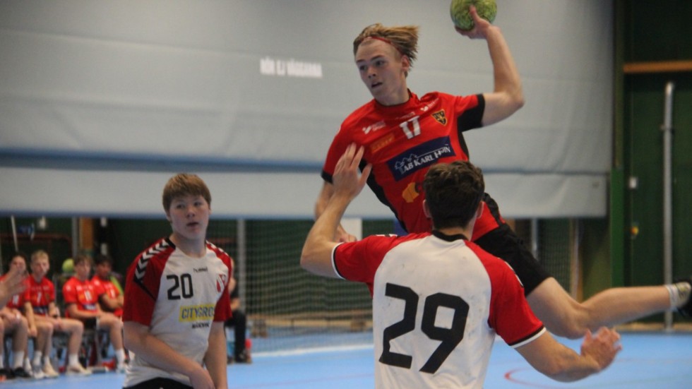 Elias Ihrsén tillhörde EHF:s bästa spelare under USM:s steg ett.