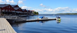 Misstänka tunnor hittade på botten