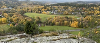 Följ med på spökjakt i Kindabygden bland mylingar, huvudlösa ryttare och eldsprutande hundar 