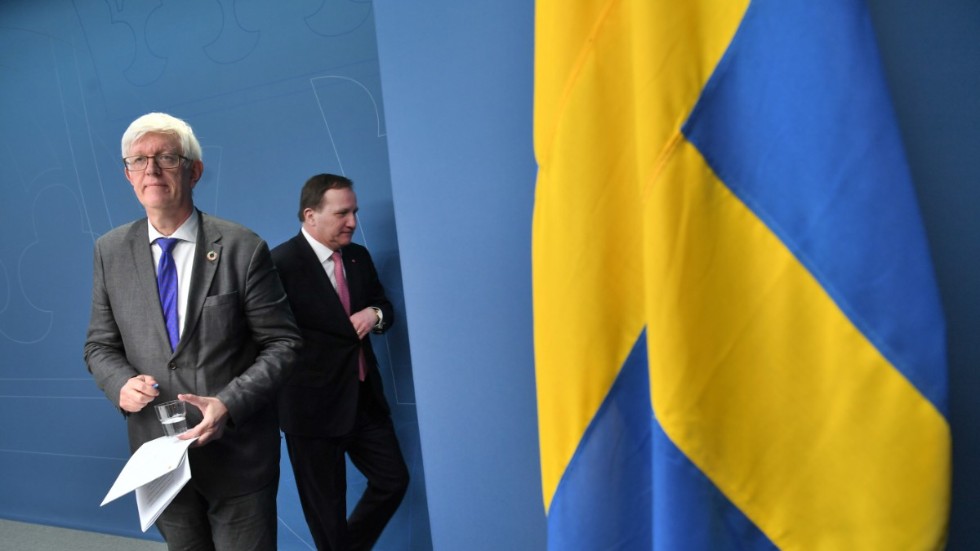 Johan Carlson, tidigare generaldirektör för Folkhälsomyndigheten och före detta statsminister Stefan Löfven (S) i samband med en pressträff i mars 2020 i inledningsfasen av pandemin.