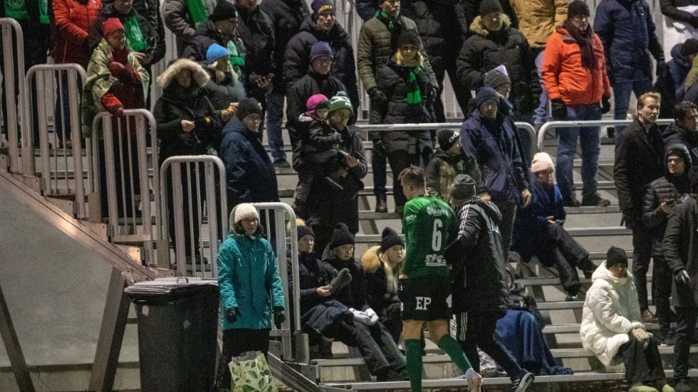 Joel Bernhardsson skadade sig och fick utgå i slutminuterna mot GUSK i seriens sista match. 21-åringen från Uppsala var  den spelare som utsågs till matchens tre heta vid flest tillfällen under säsongen. Fortsätter han ett tredje år i ESK?