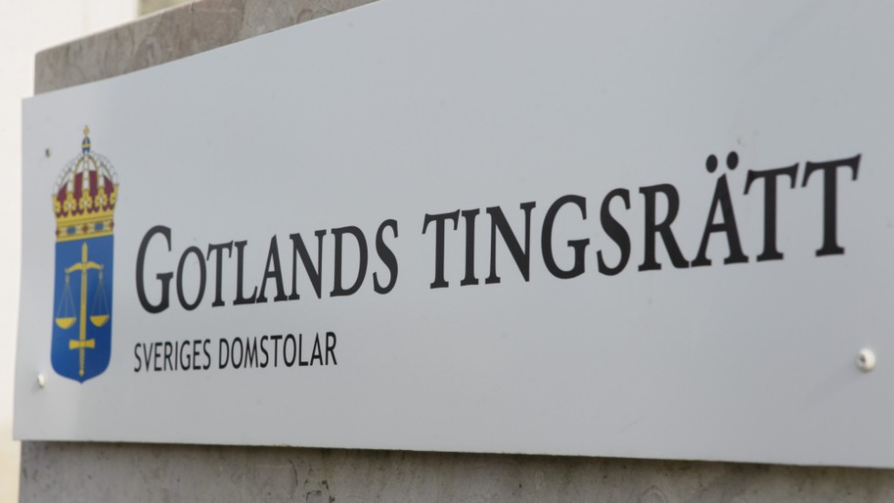 En skolelev är åtalad vid Gotlands tingsrätt, för misshandel.
