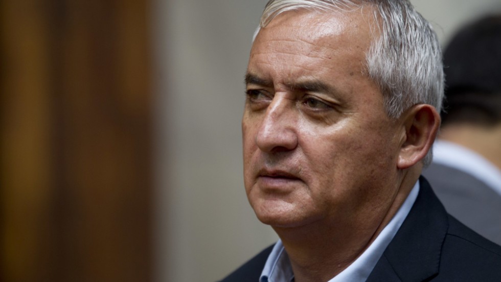 Otto Pérez ser ut att få skaka galler under lång tid framöver. Arkivbild.