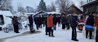 Välbesökt marknad i handelsträdgården