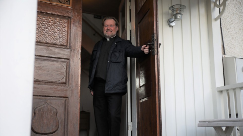 Det roligaste med att vara fängelsepräst, berättar Larz Netz, är när man connectar med någon. "När man får dela liv och livsöde. Det låter konstigt att det skulle vara roligt men det är betydelsefullt."