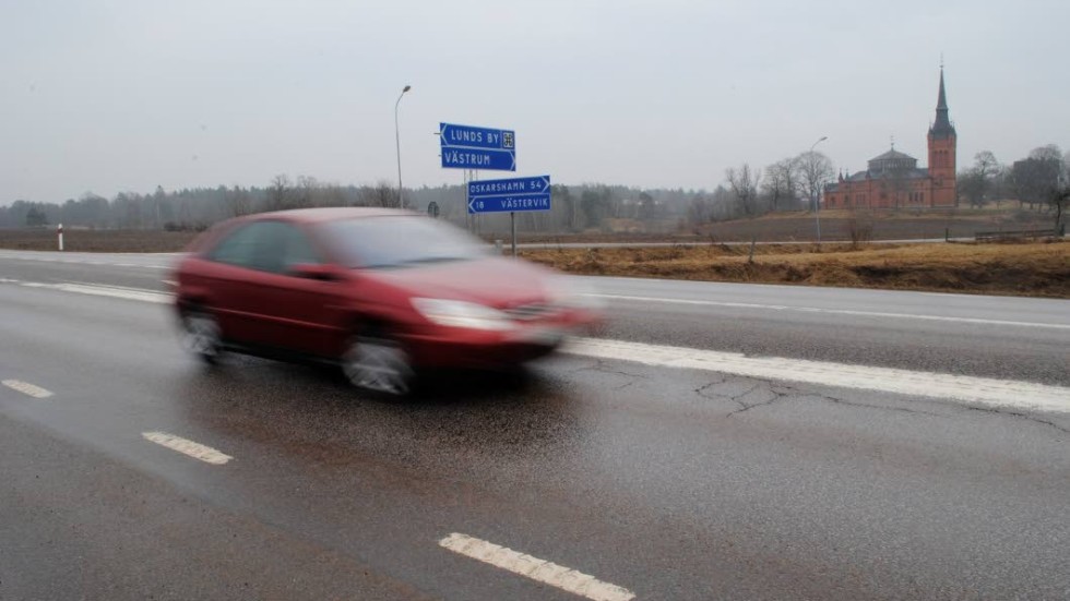 E22 mellan Häggebotorp och Gladhammar ska byggas om. Pengarna räcker dock inte till 2+2-väg.