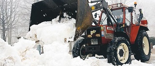 Snön gräver hål i kassan