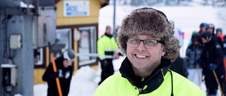 Anlägger konstsnöspår vid Dackestupet