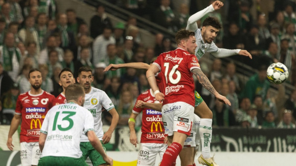 Hammarbys Edvin Kurtulus, högst i den här nickduellen, hävdade att han blev biten under matchen av Diego Campos. Degerforsspelaren svor sig dock fri.