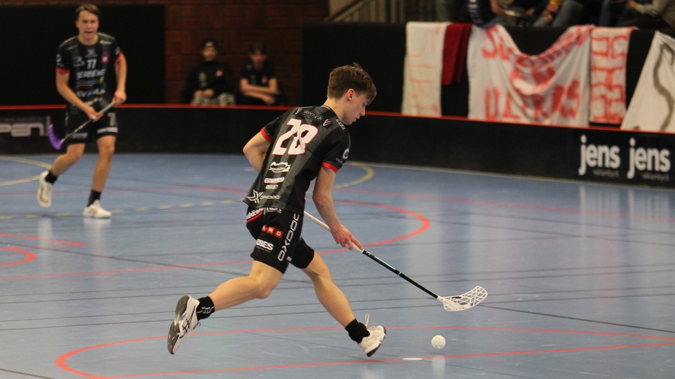 Emil Handfast är klar för Solfjäderstaden till kommande säsong, något som glädjer sportchefen Pontus Norlin.