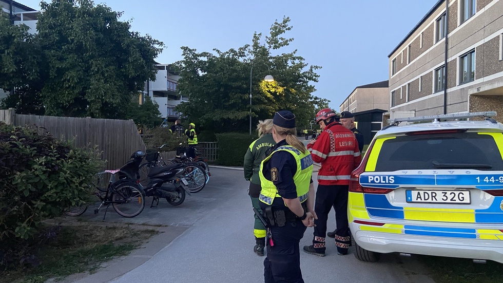 Under torsdagskvällen larmades räddningstjänst, ambulans och polis till Pilhagen efter larm om en brand.