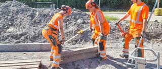 "Det har då aldrig tidigare varit två brudar som lagt kantsten"