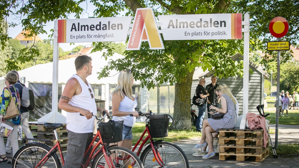 Almedalsveckan har utvecklats något enormt sen 1970-talet, och krönikören har varit med under den resan.