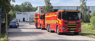 Slirande remmar orsakade brand i fabrik