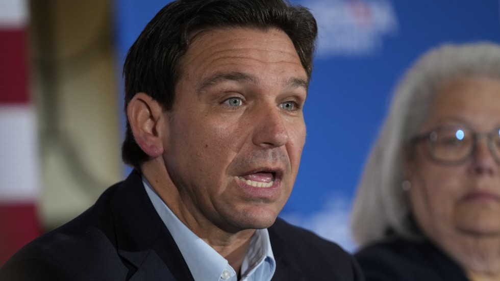 Republikanen Ron DeSantis väntis väntas ge besked om sin presidentkandidatur i morgon, enligt källor till flera medier.