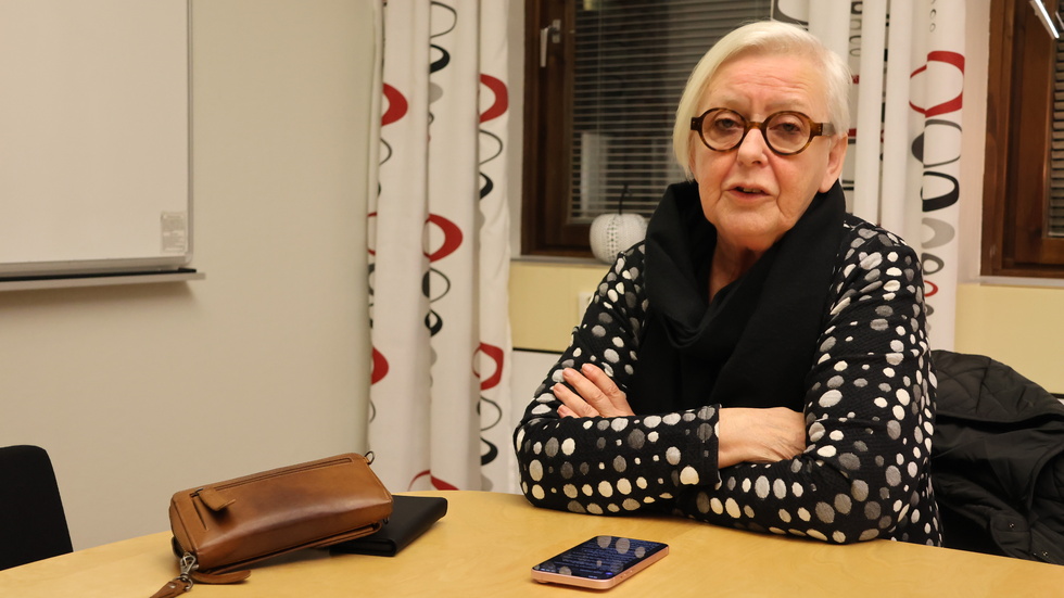 "Vi vill in i det längsta undvika att säga upp personal, säger Eva Berglund (S).