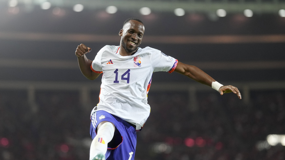 Belgiens Dodi Lukebakio firar efter ett av sina mål mot Österrike i EM-kvalet.