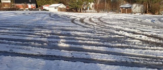 Nattliga bilrace på djurparkens parkering stör boende