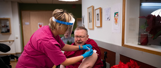 Här får Gun och Arne vaccin – först ut på äldreboenden