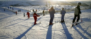 Skistar sparkar anställda efter fest