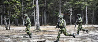 Hundrastning och bad på militära skjutfält