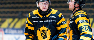 AIK-laget mot Brynäs – han tar Nowicks plats med "Jocke" och "Lirre"