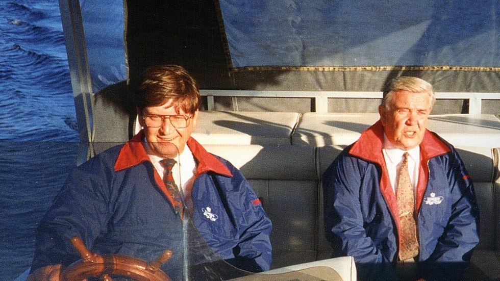 Lennart Ivarsson och Roy Ivarsson (till höger) under en båttur. Bilden är tagen runt 1990 och finns i boken Storebro Bruk 1728-1998, av Ulf Alexandersson i samarbete med Roy Ivarsson.