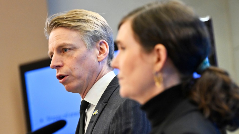 Miljöpartiet med språkrören Per Bolund och Märta Stenevi i spetsen har motvind i opinionen. Arkivbild.