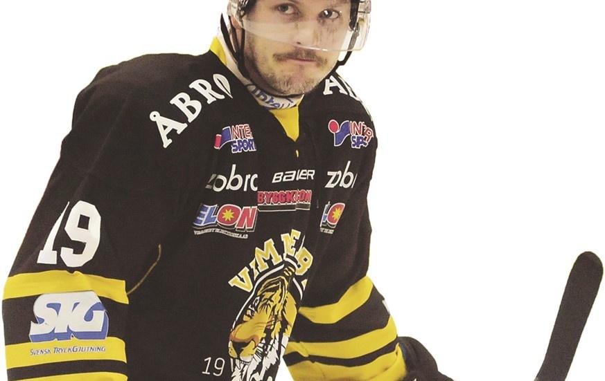 Vimmerby Hockeys finske center Joonas Koskinen går från klarhet till klarhet. Efter en halvtung start i Vimmerby har han vuxit fram till att bli en härförare.