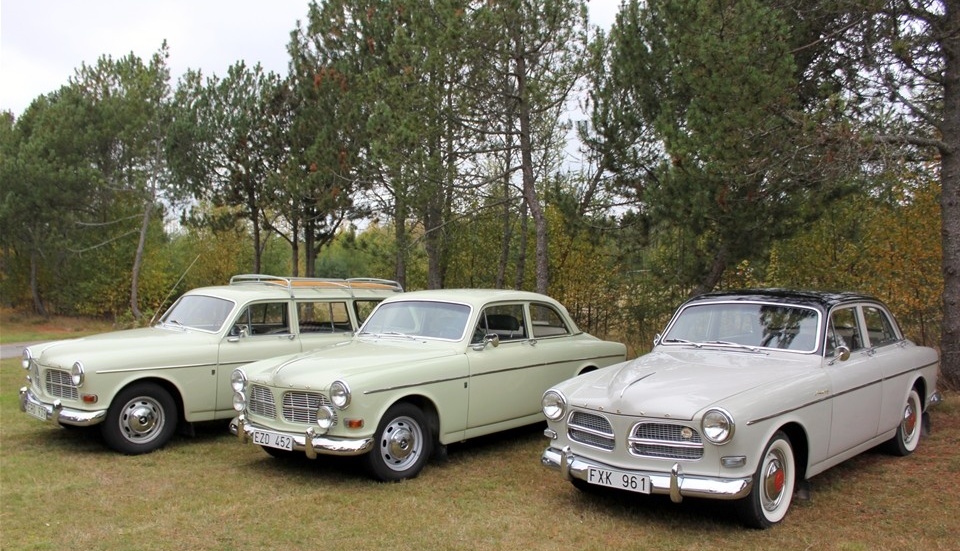 Familjen Lindahl-Nilsson äger tre Volvo Amazon: en Herrgårdsvagn från 1966, en standardmodell från 1966 och en Sport från 1960.