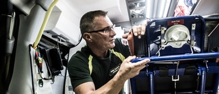 I ambulansen blir jobbet en livsstil – här är trotjänarna som räddar liv