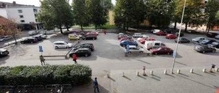 Kommunen vill byta asfalten mot parkmark