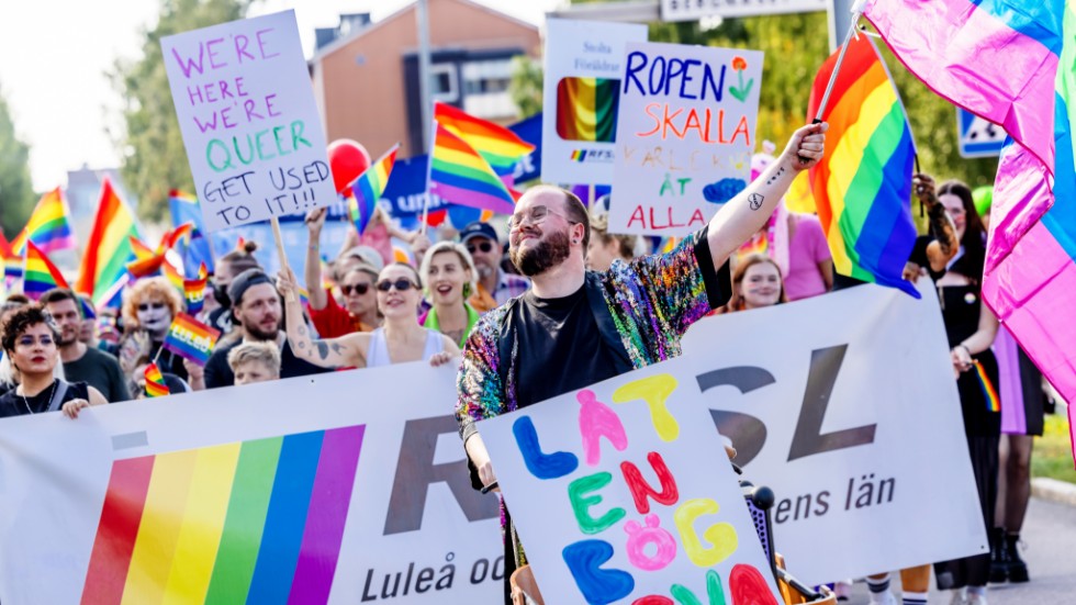 Sommaren har kommit till Norrbottem och med det Pridetågen.
