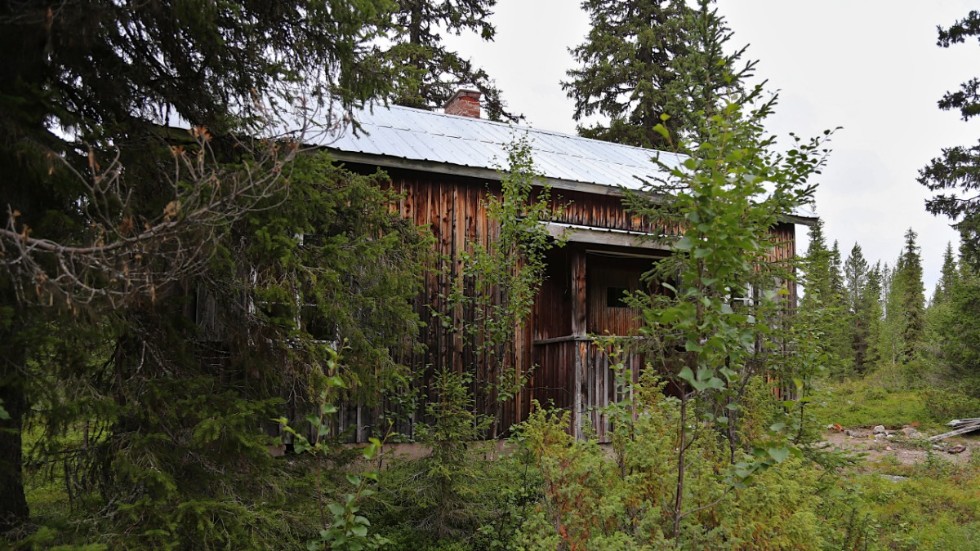 En privat skogsägare har skrivit ett intrångsavtal och fått ersättning för att låta sin mark ingå i Naturreservat Stårbatjvare. Nu överklagar han det slutliga beslutet och tycker inte att det framgår vad som gäller.