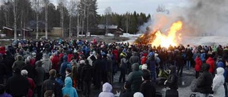 Välbesökt majbrasa på Hägnan