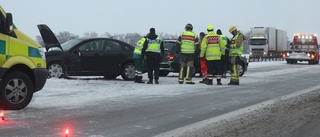 Flera trafikolyckor i halt väglag