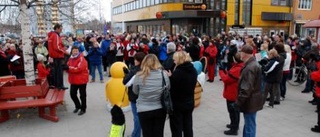 Manifestation mot försämrade semesterperioder