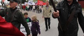 Demonstrationståg omkört av fartdåre