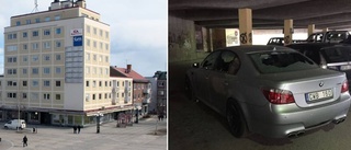 Bil vandaliserad på offentlig parkering