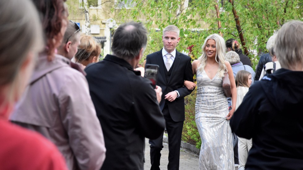 Först ut på röda mattan var Juho Jänkälä och Emma Kitti.