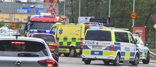 En person avliden efter kollision mellan lastbil och motorcykel