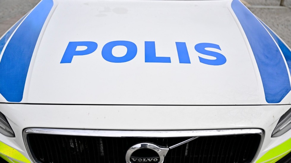 Två yngre Söderköpingsbor misstänks för narkotikabrott då de påträffats påverkade.