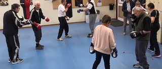 Monika, 80, boxas mot Parkinsons