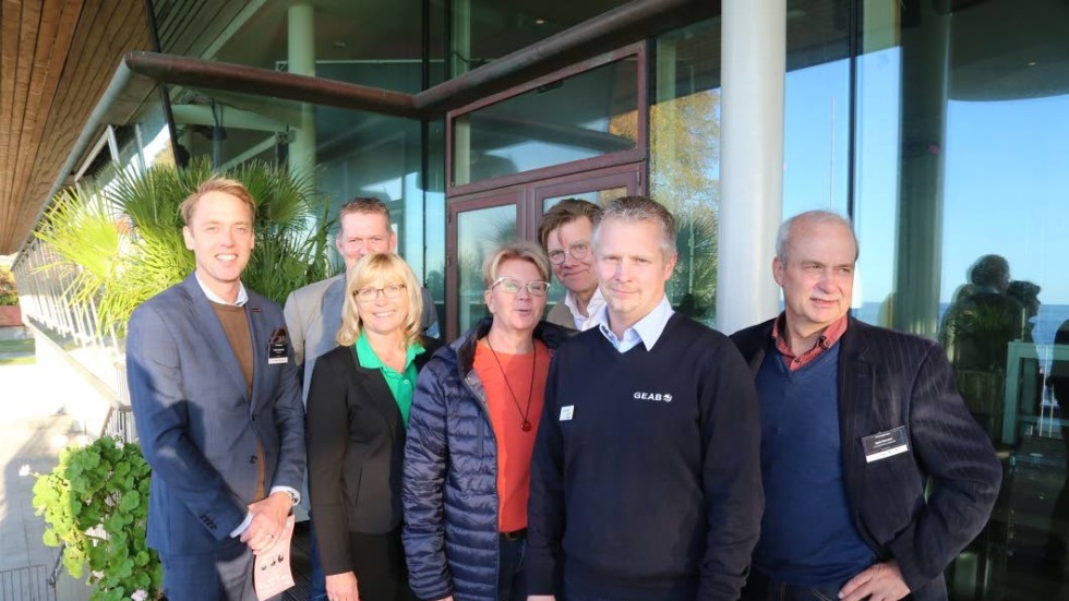 Gänget som laddar för att ge öns landsbygd en energikick i och med 92 möjligheter. Från vänster: Oskar Lindehejd, Swedband, Mikael Ahlin, Swedbank, Eva Nypelius, Centerpartiet, Kristina Olsson, Gubis, Olle Jansson, Uppsala universitet, Johan Granath, Geab och Kjell Norman, Länsstyrelsen. Roger Hammarström, projektledare för Tillväxt Gotland, saknas på bilden.