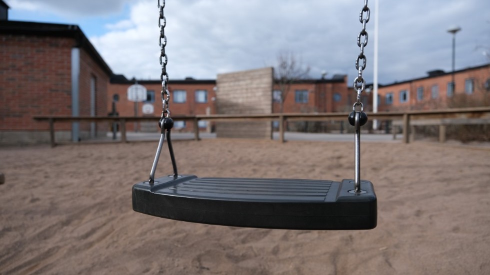 Mamman undanhölls från att träffa sitt barn under 2,5 år. Hon säger i polisförhör att det var ett trauma att inte få fira barnets ettårsdag och uppleva dess utveckling. 