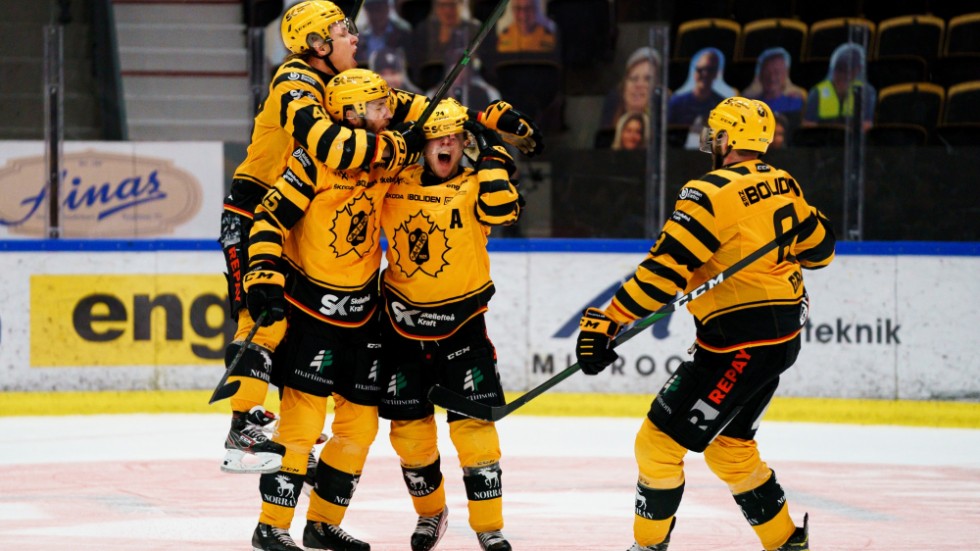 AIK:s vilda segerjubel med en flygande Jonatan Berggren, Lyseleduon Melker Karlsson och Andreas Wingerli, samt Petter Granberg. 