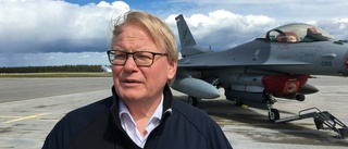 Försvarsministern är en säkerhetsrisk