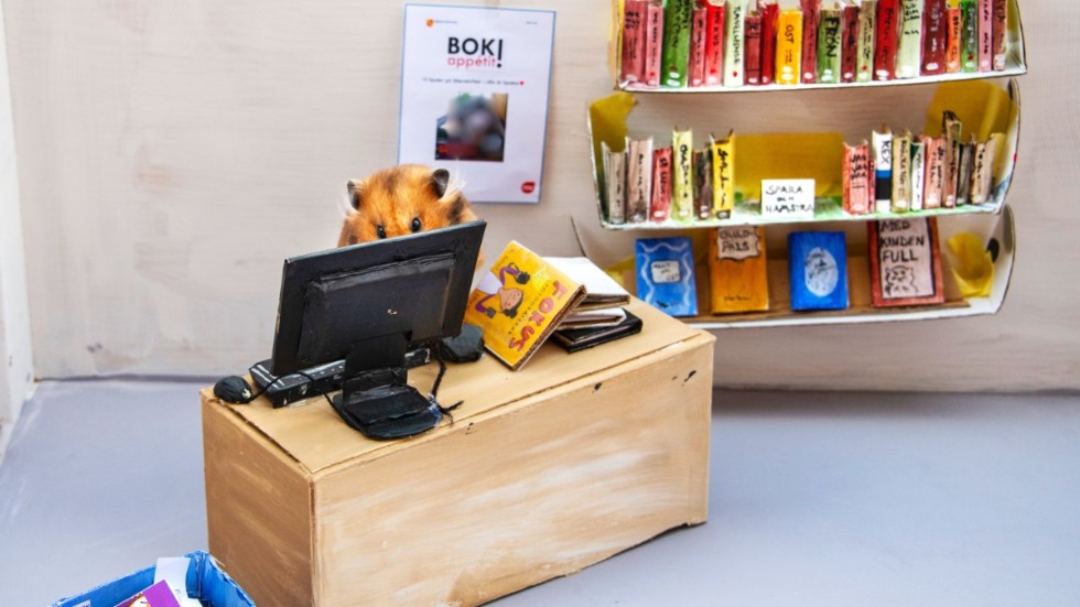 Hamsterbiblioteket , Mjölby bibliotek, Hamstern Inez, Sissela Wassén