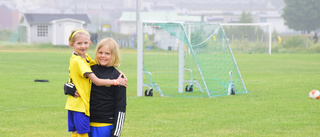 Äkta fotbollsglädje i Vimmerby • Rekordmånga barn är med och spelar • Kolla in våra bilder från Ceos 